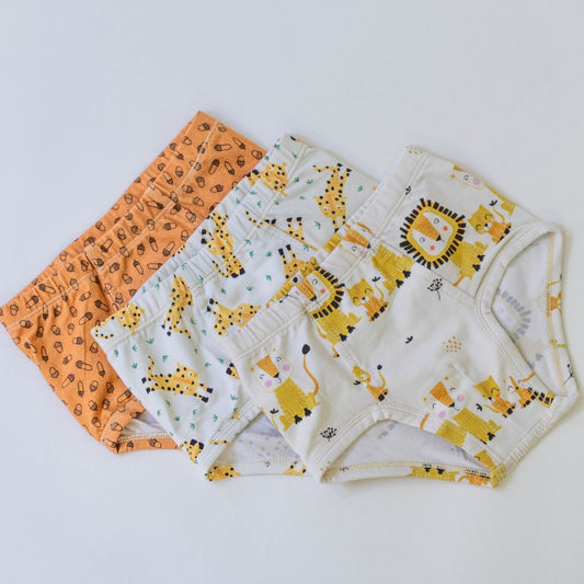 95% GOTS American milled organic cotton and 5% elastane, these briefs are exceptionally soft and breathable, making them ideal for sensitive skin