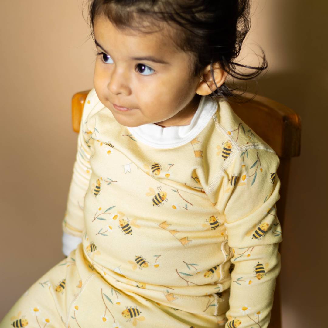 🌿 Made in the USA, these "Busy Bees" non-toxic pajamas prioritize your child’s well-being while also caring for the environment. GOTS Organic cotton. Sensitive Skin.